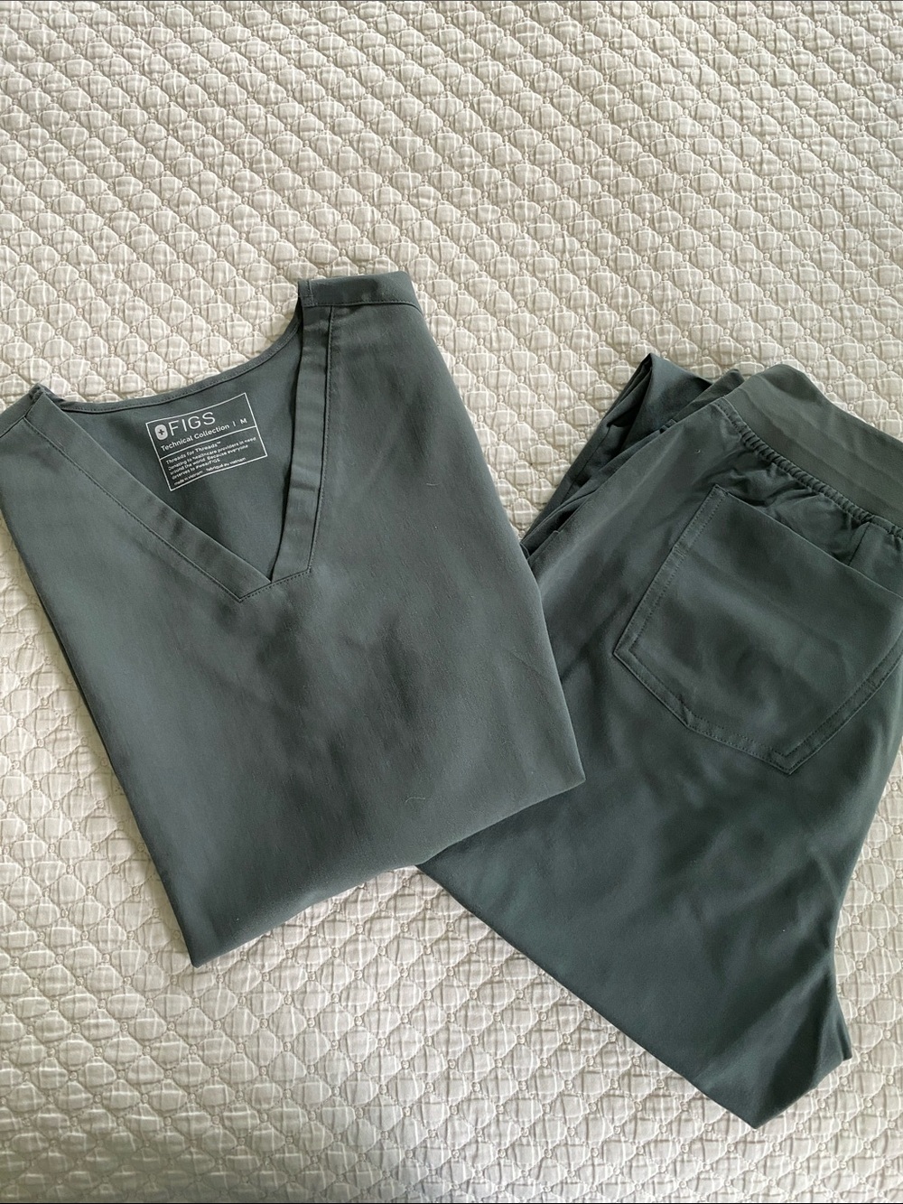 Figs Casma + High Waisted Zamora Scrub Set Bonsai
